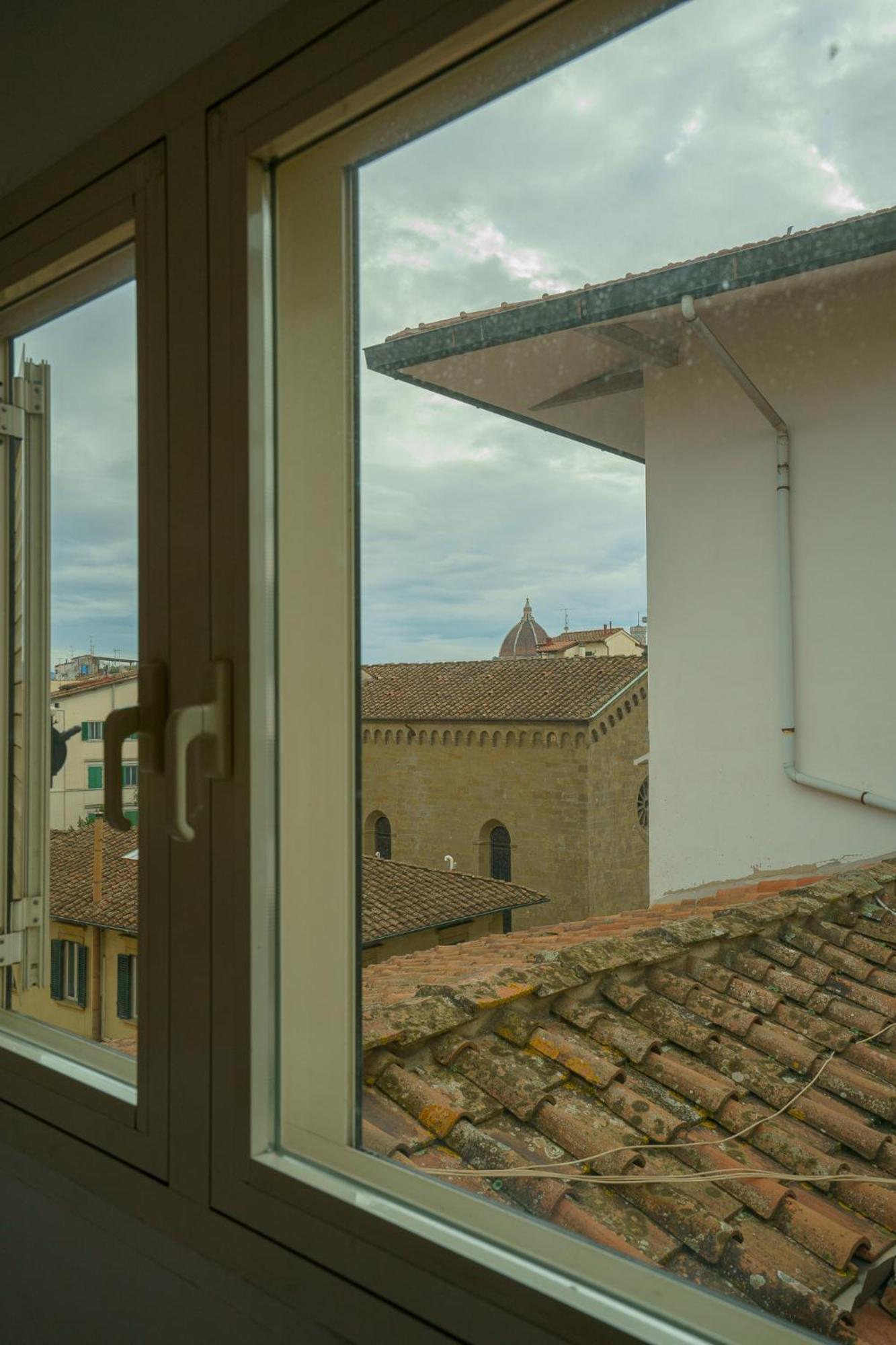 Tranquil Suite Near Museums And Train Station Флоренция Екстериор снимка