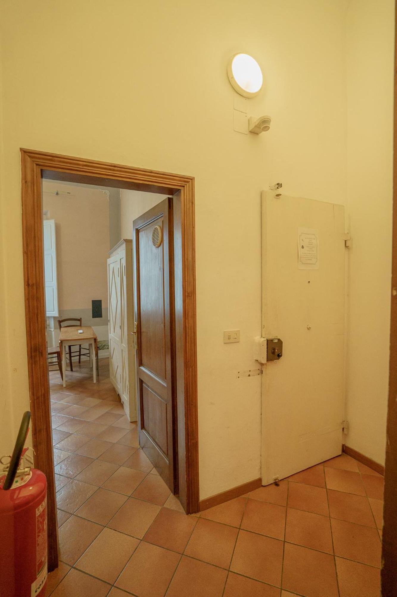 Tranquil Suite Near Museums And Train Station Флоренция Екстериор снимка